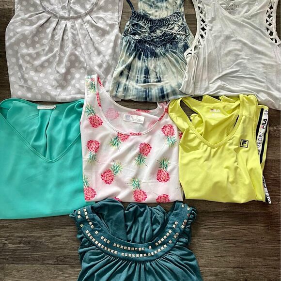 Lot Of 7 Womens Short Sleeve Shirts/Tanks Shirts American Eagle Lush Fila Small - Picture 1 of 10